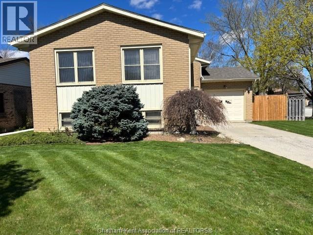 Single Family — 15 Monarch Drive, Chatham, Ontario