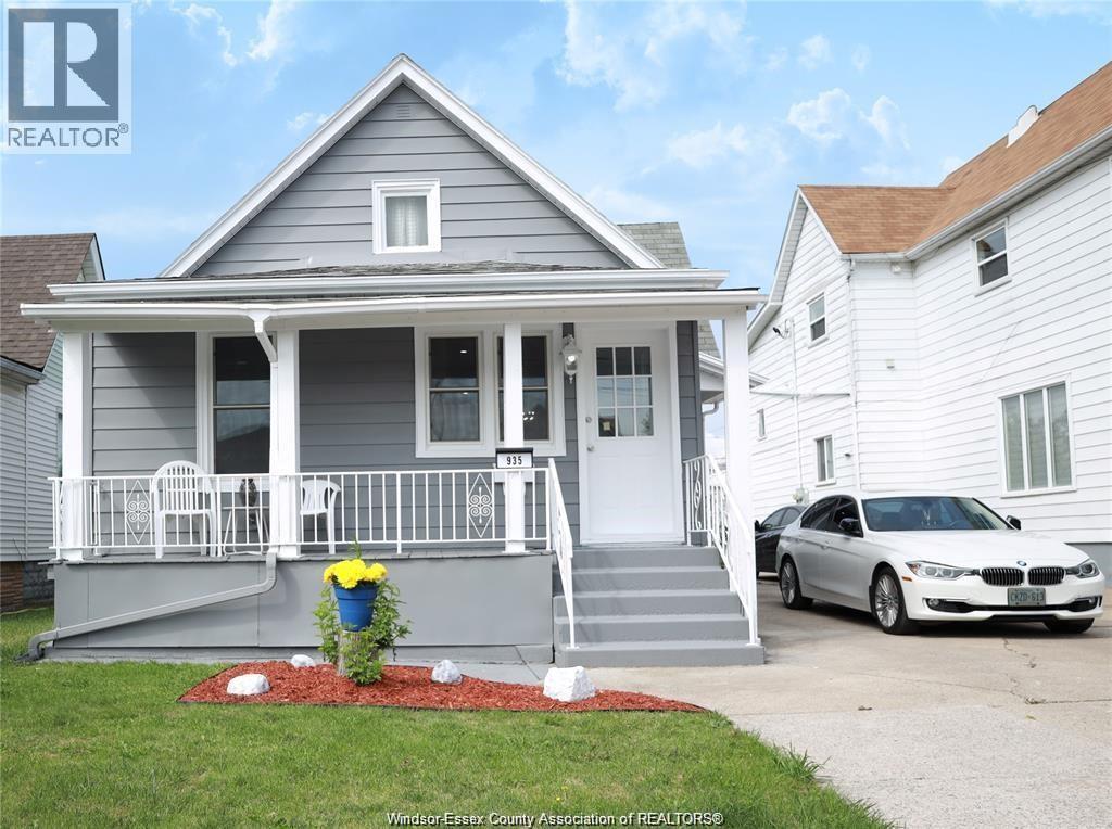 2-bedroom Single Family at 935 Langlois Avenue #LOWER, Windsor — photograph 3