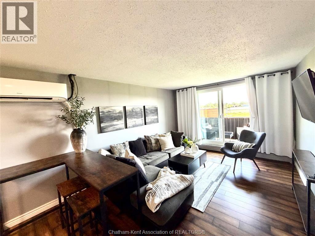 276-317 Merritt Avenue, Chatham — primary photograph