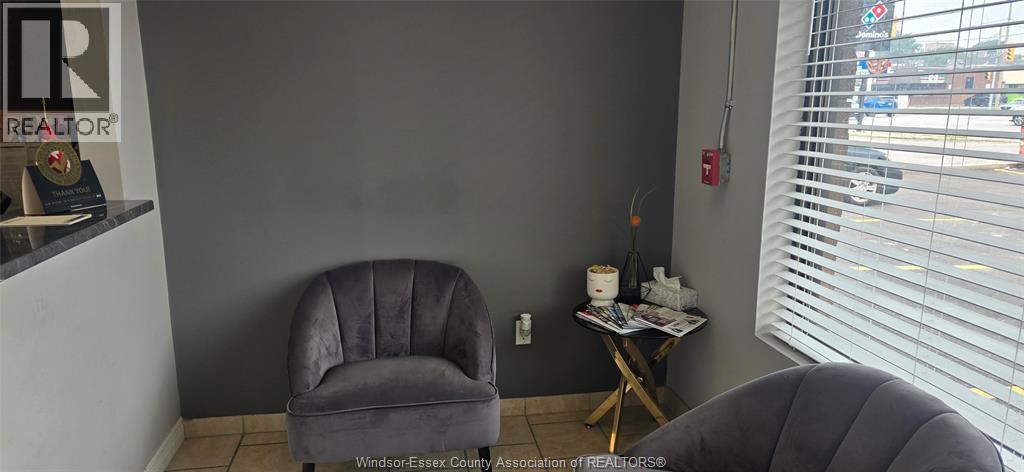 321 Tecumseh Road #5, Windsor — photograph 3