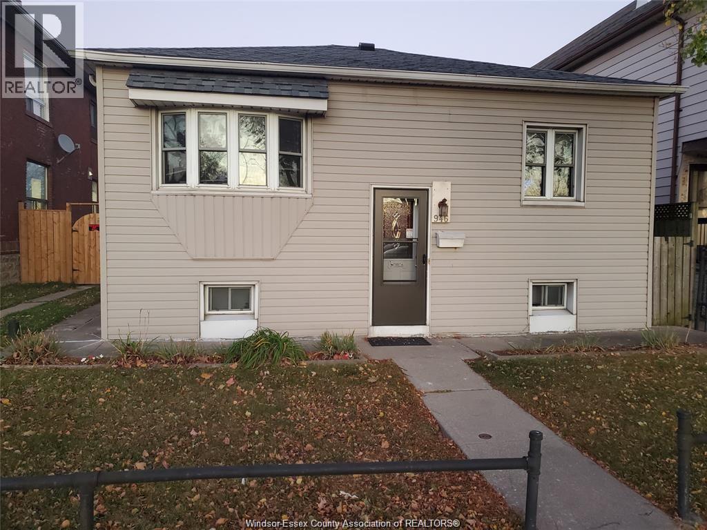 Single Family — 946 Howard Avenue, Windsor, Ontario