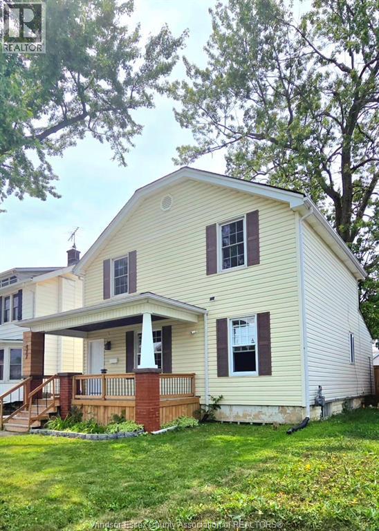 427 Cameron, Windsor — photograph 2