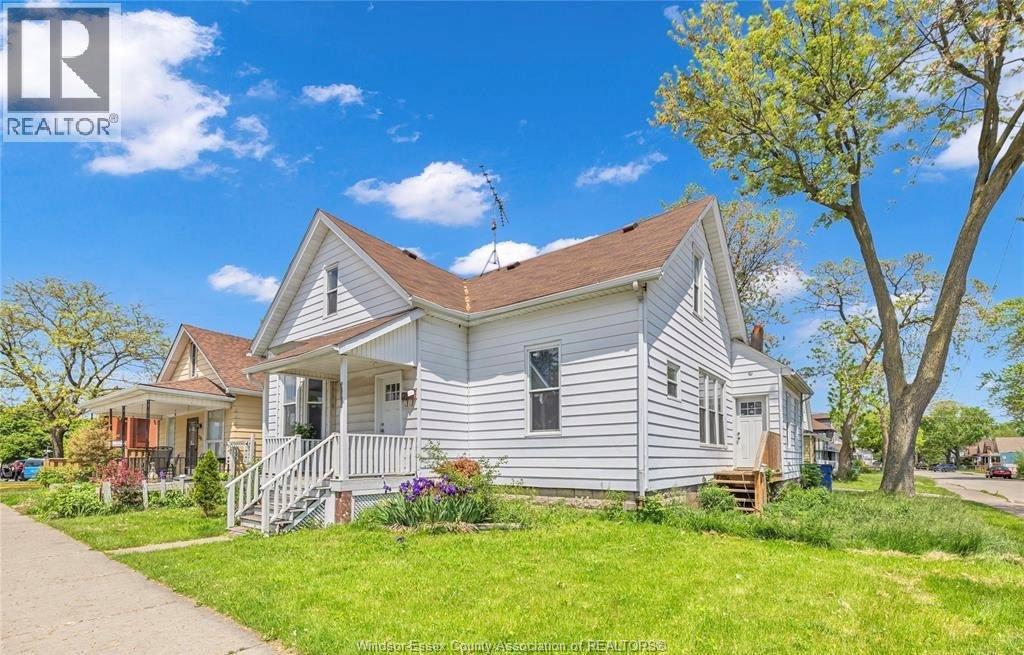 294 Louis Avenue, Windsor — photograph 2