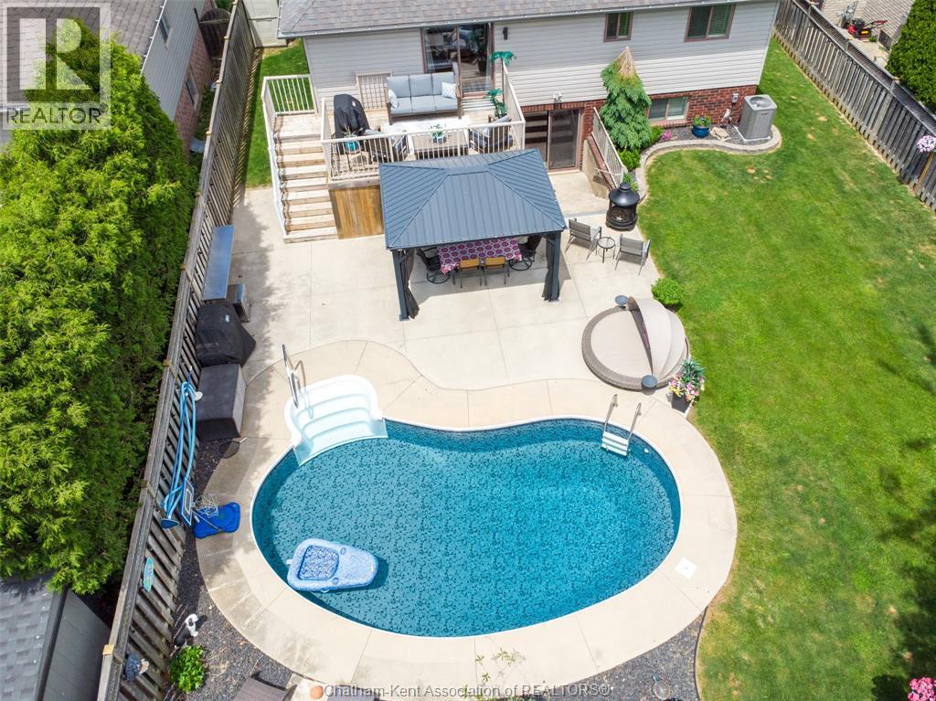 40 Enclave Place, Chatham — photograph 2