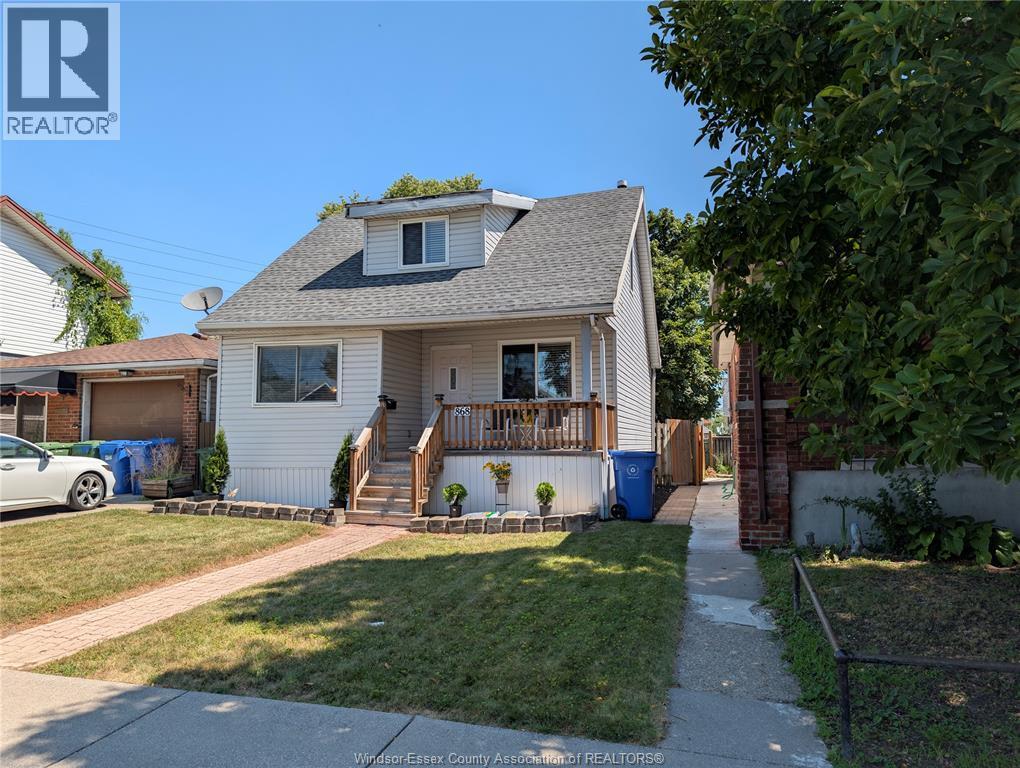 868 Elm, Windsor — photograph 2