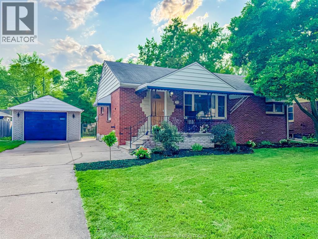 Single Family — 979 Belleperche Place, Windsor, Ontario