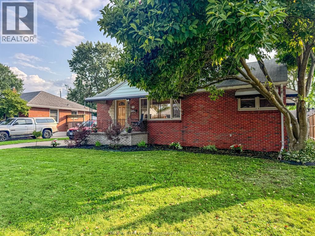 979 Belleperche Place, Windsor — photograph 2