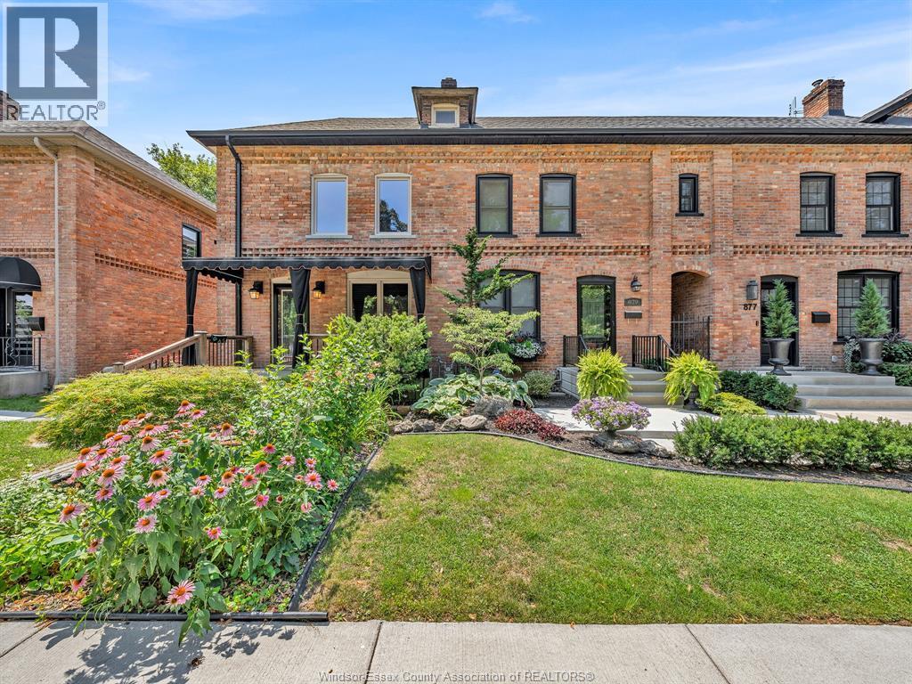 883 Monmouth Road, Windsor — primary photograph