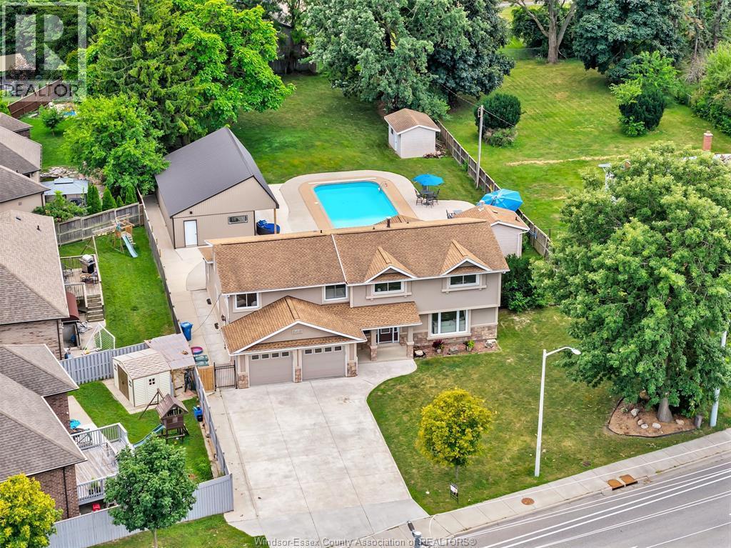 Single Family — 845 Cabana Road, Windsor, Ontario