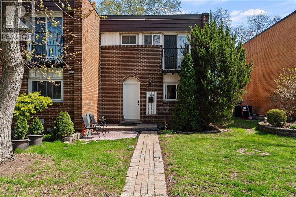 1858 Eastgate Estates #119, Windsor — primary photograph