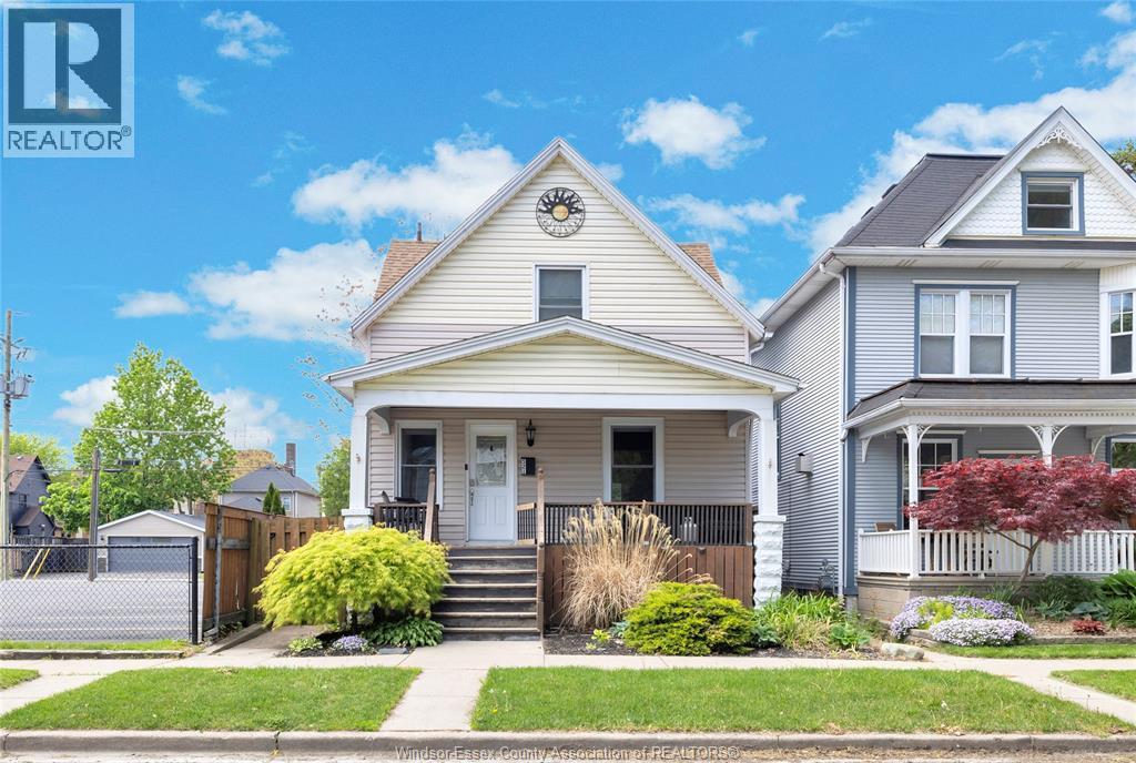 521 Windermere, Windsor — primary photograph
