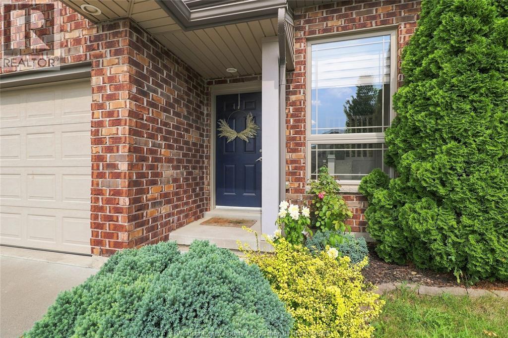 3222 Seville Avenue, Windsor — photograph 3