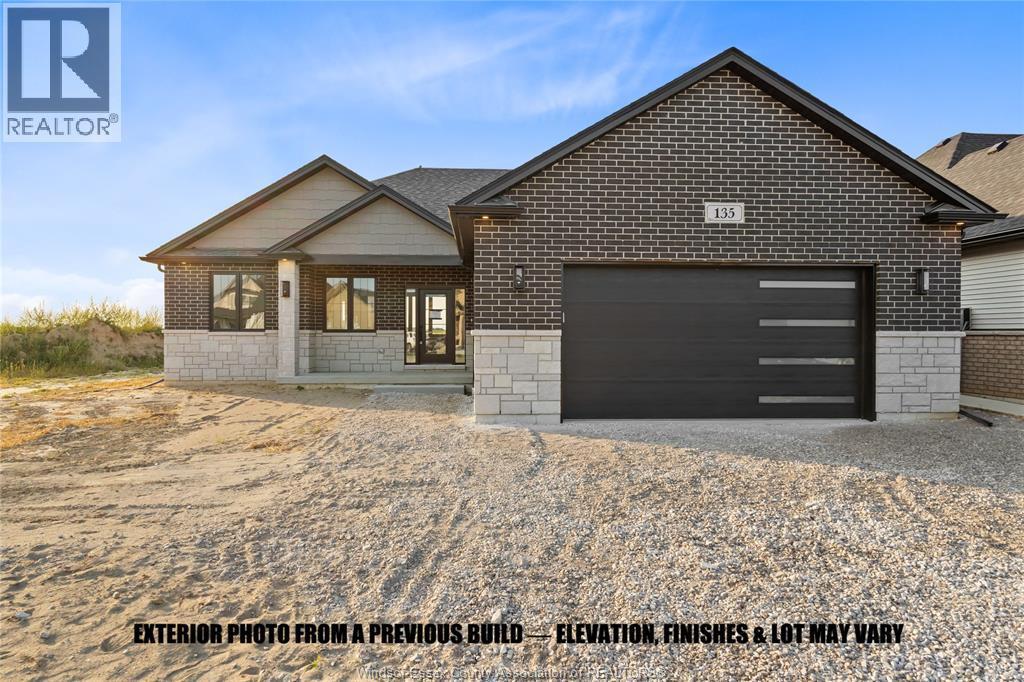 Single Family — 43 Bloomington Way, Chatham, Ontario