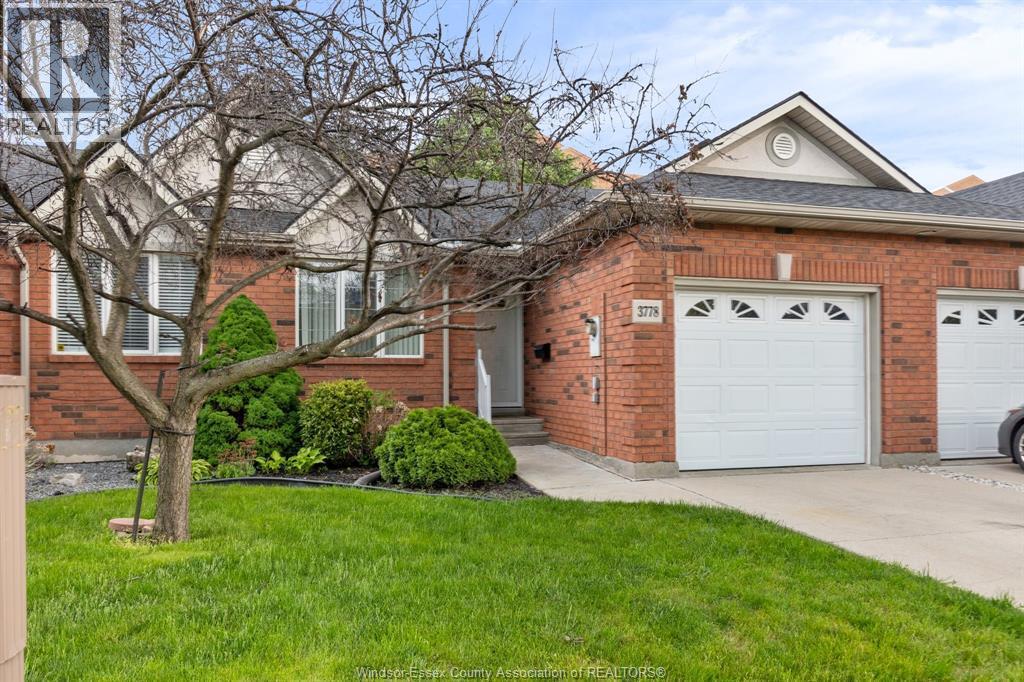 3778 Prairie Court, Windsor — photograph 2