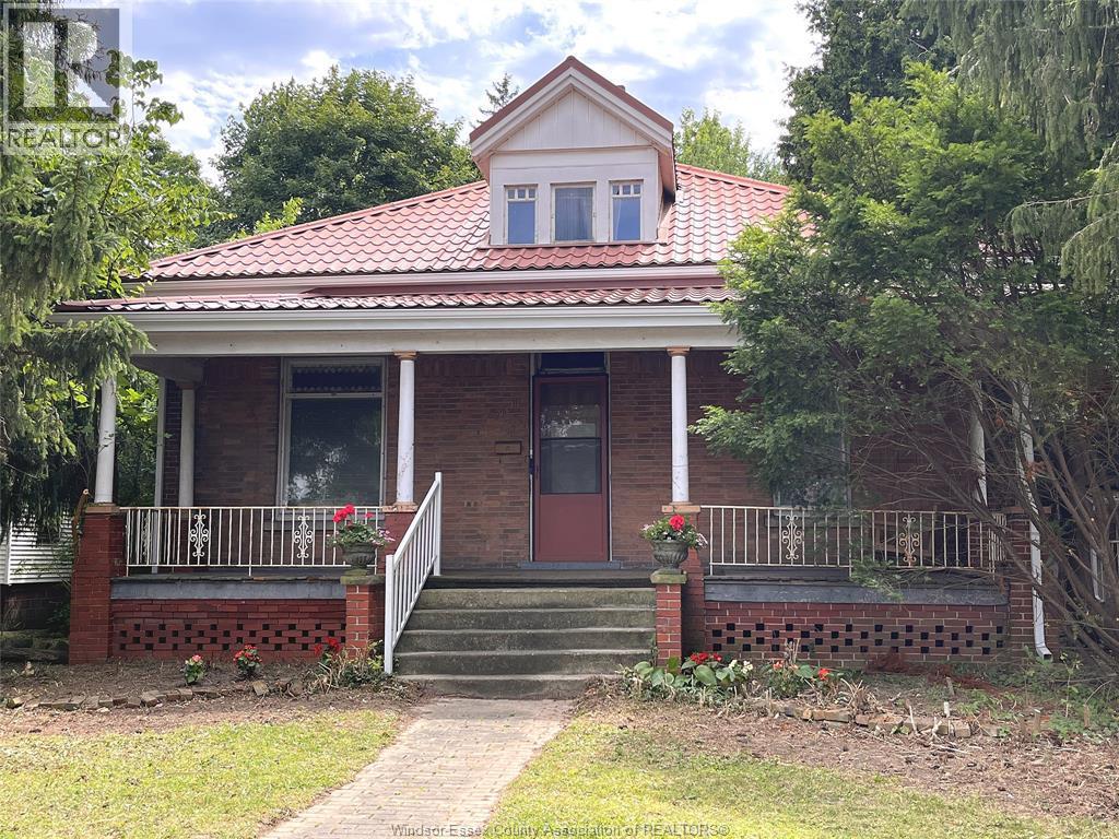 Single Family — 62 Lacroix Street, Chatham, Ontario