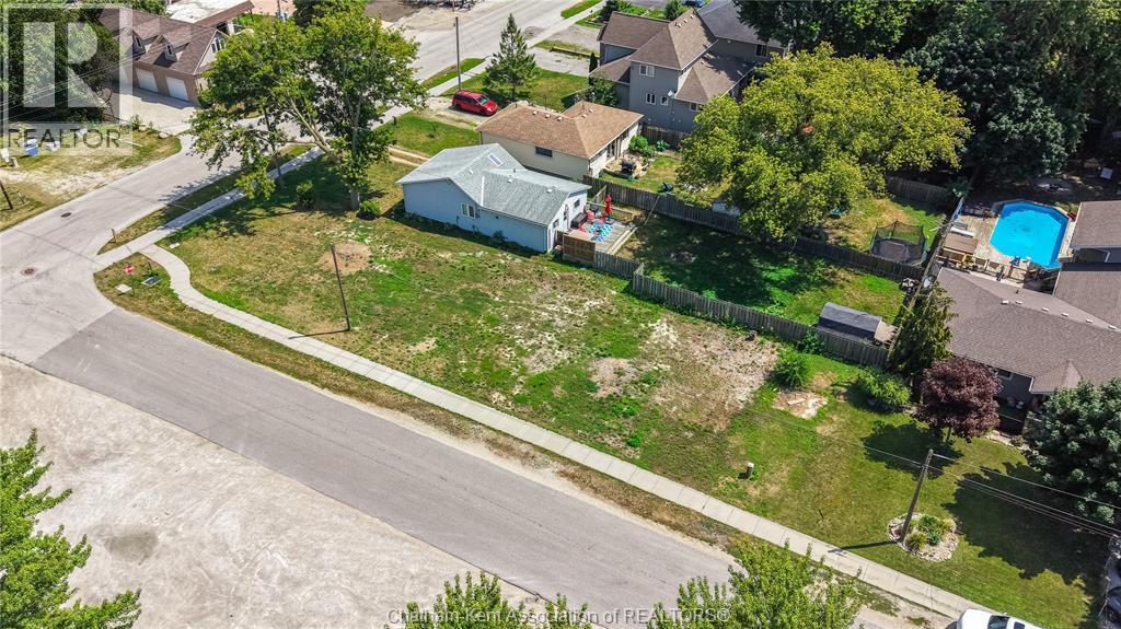 6415 St Clair Road, Lakeshore — primary photograph