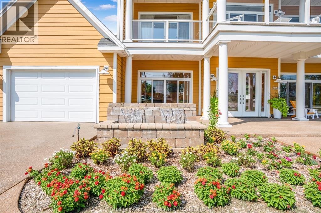 1228 Mariners Road, Erieau — photograph 3