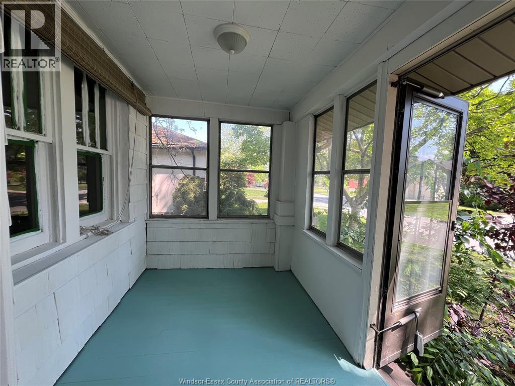 2-bedroom Single Family at 2423 Princess Avenue, Windsor — photograph 3
