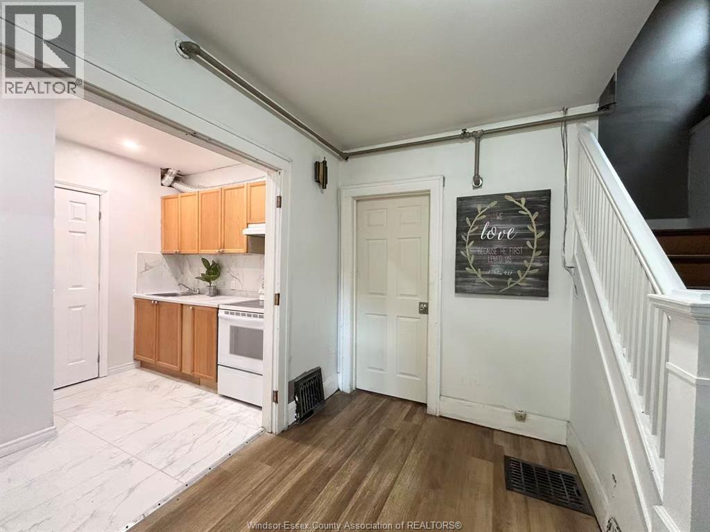 4-bedroom Single Family at 410 Rankin Avenue, Windsor — primary photograph