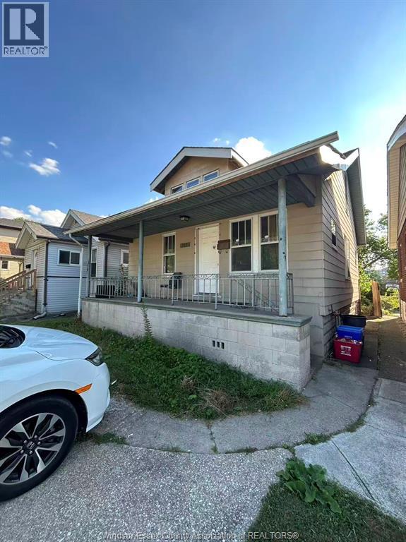 743 Randolph, Windsor — primary photograph