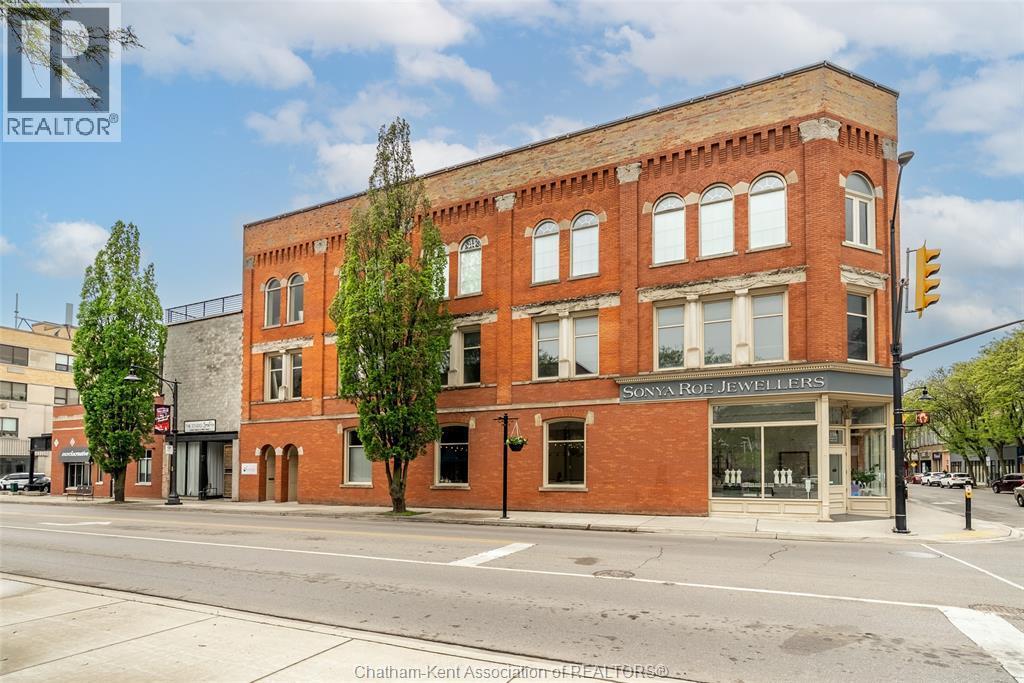 2-bedroom Single Family at 138 King Street #203, Chatham — photograph 3