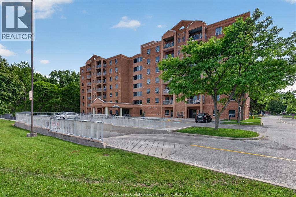 3915 Southwinds Drive #203, Windsor — photograph 2
