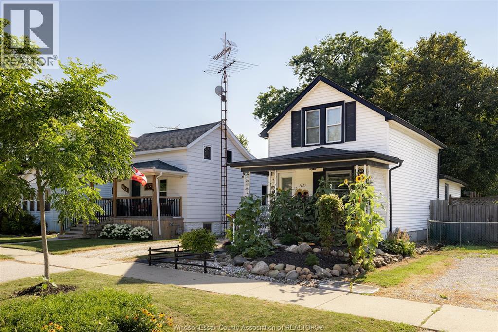 1025 William Street, Tecumseh — photograph 2