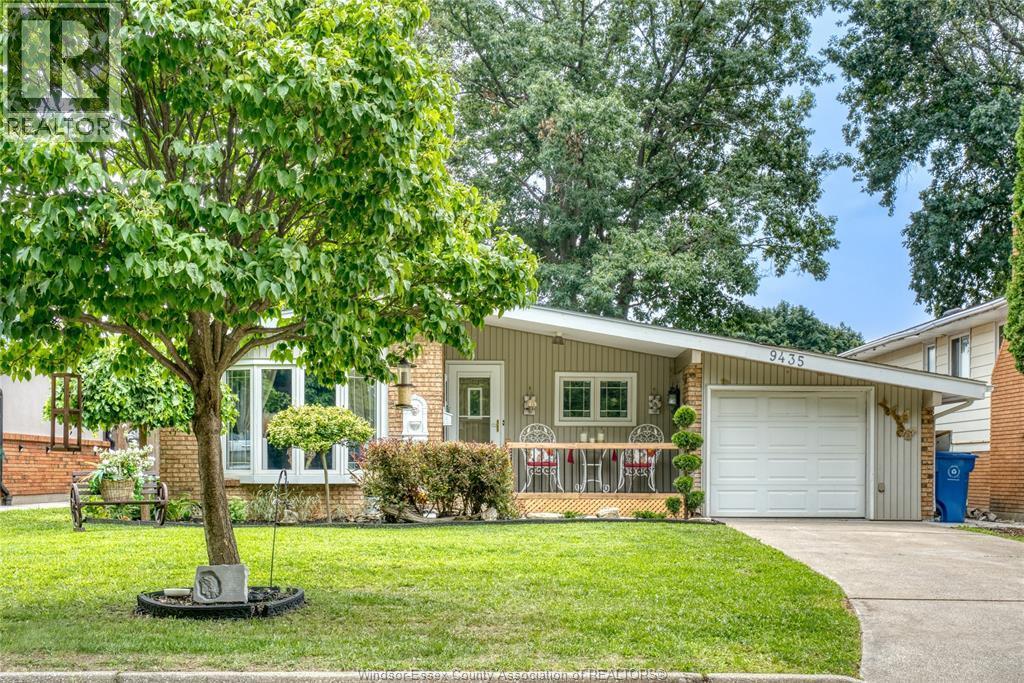 Single Family — 9435 Ridge Road, Windsor, Ontario