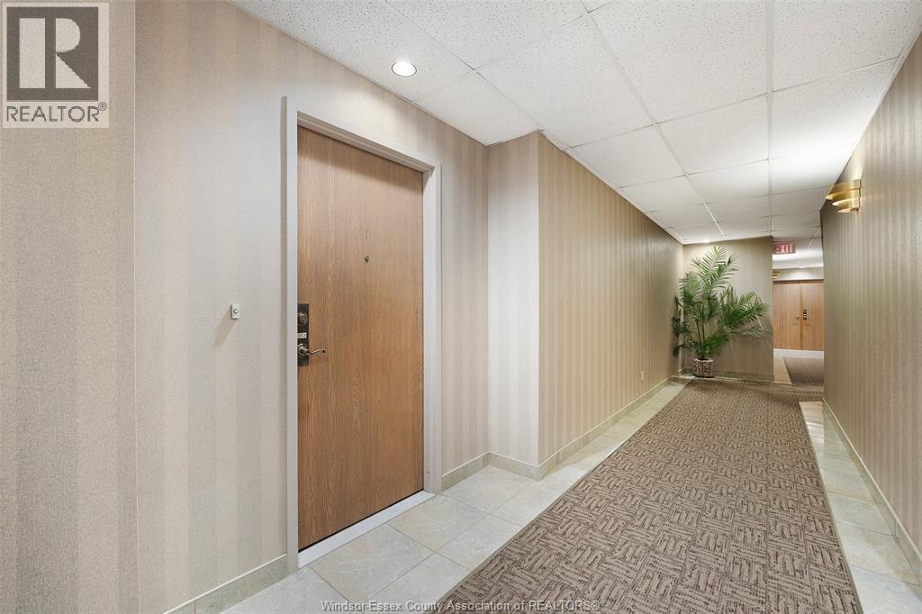 2-bedroom Single Family at 4789 Riverside Drive #203, Windsor — photograph 2
