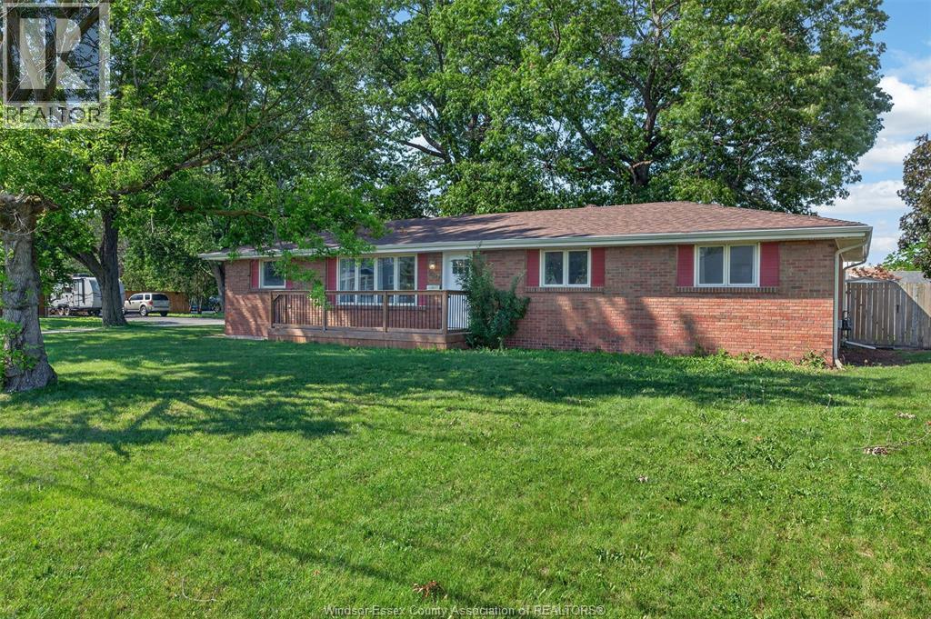 520 Front Road, LaSalle — photograph 3