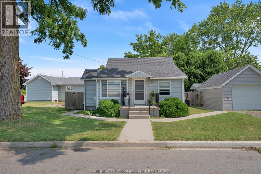 Single Family — 9 Park Lane, Chatham, Ontario