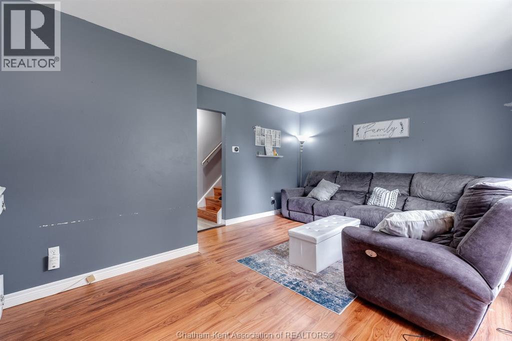4 Donalda Drive, Chatham — photograph 3