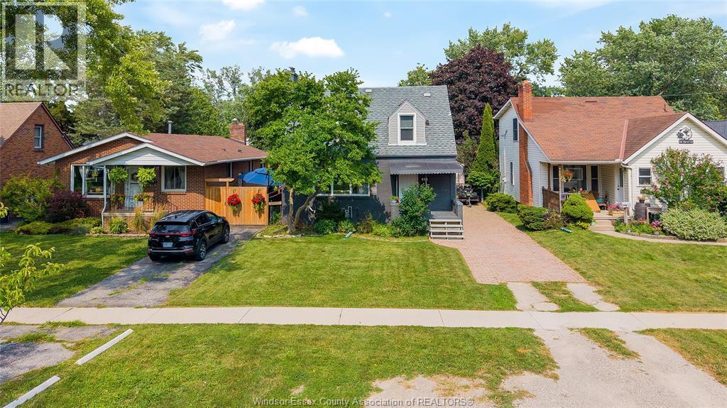 956 Homedale Boulevard, Windsor — primary photograph
