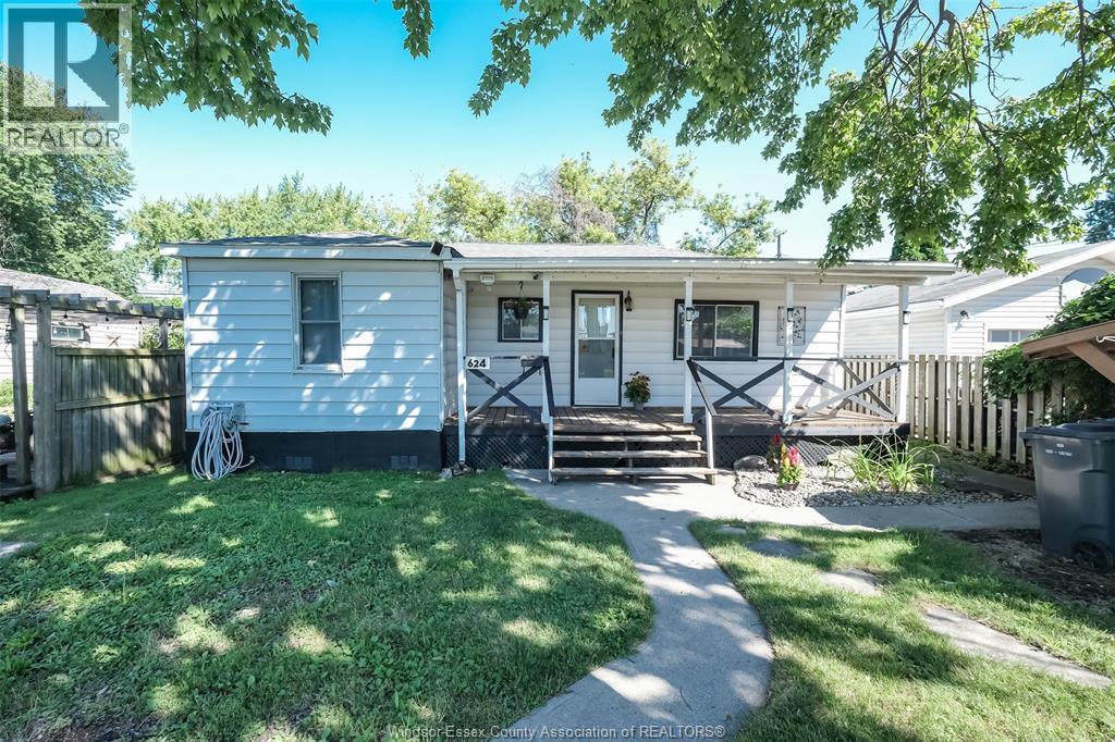 2-bedroom Single Family at 624 Charles, Windsor — photograph 2