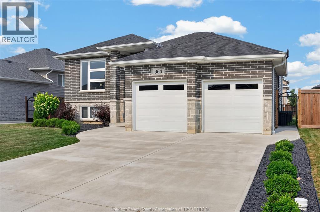 3-bedroom Single Family at 363 Lavers, Amherstburg — photograph 3