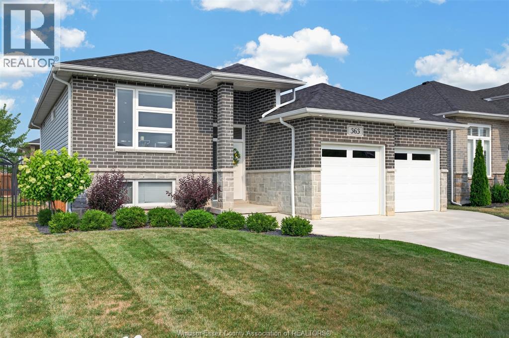 3-bedroom Single Family at 363 Lavers, Amherstburg — photograph 2