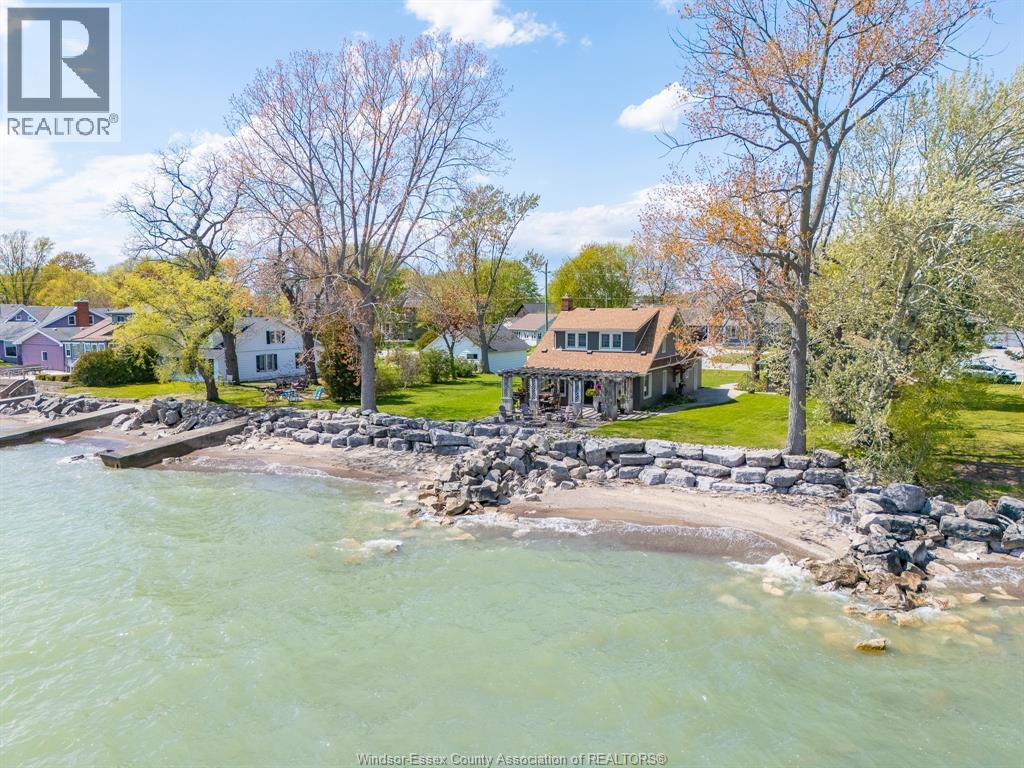 1465 Heritage Road, Kingsville — primary photograph