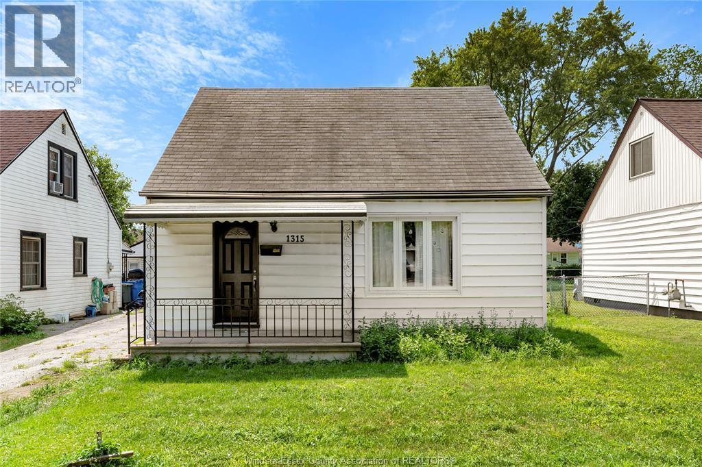 1315 Partington Avenue, Windsor — primary photograph