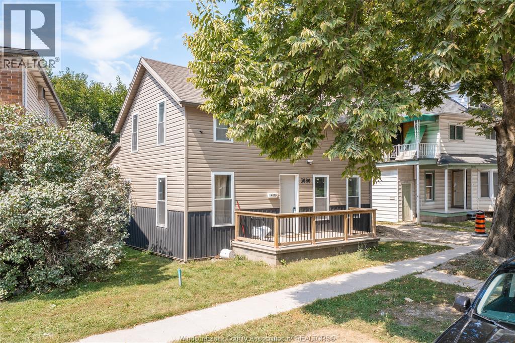 8-bedroom Single Family at 3080 Sandwich Street, Windsor — photograph 2