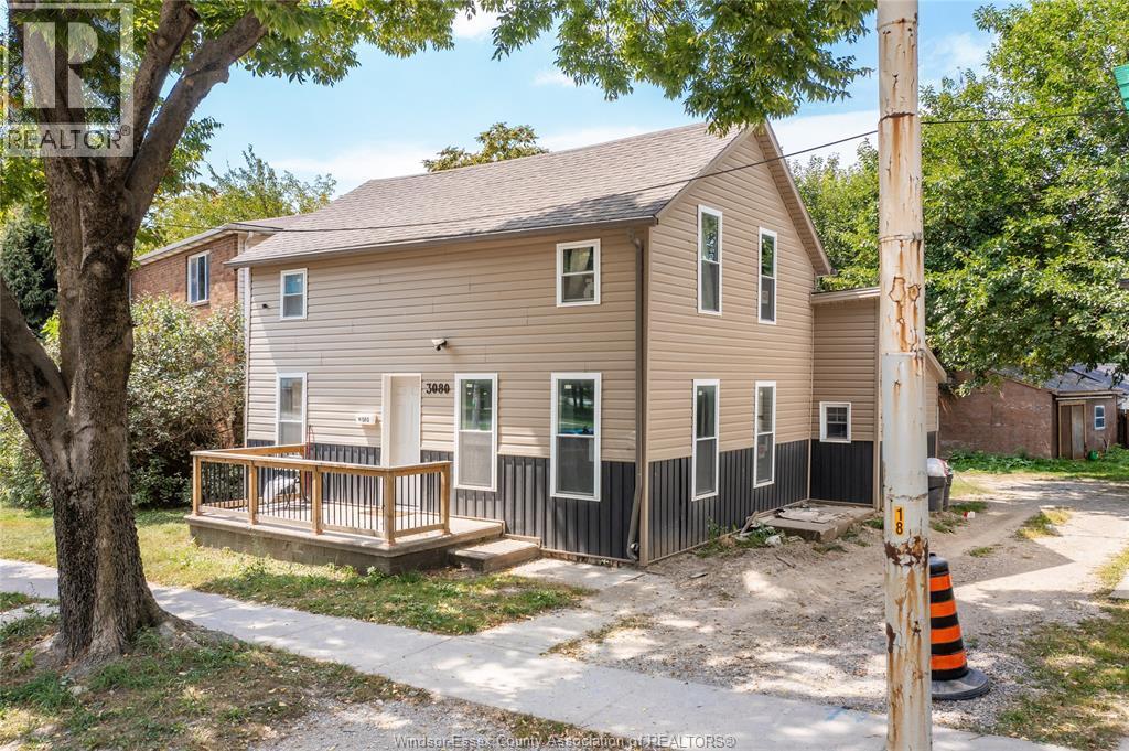 8-bedroom Single Family at 3080 Sandwich Street, Windsor — photograph 3