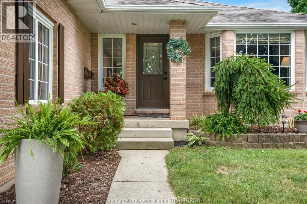 59 Blossom Place, Chatham — photograph 2