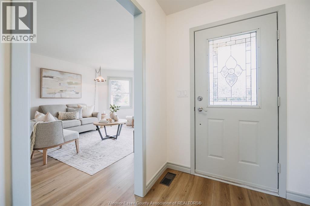 286 Cherrywood Drive, Kingsville — photograph 2