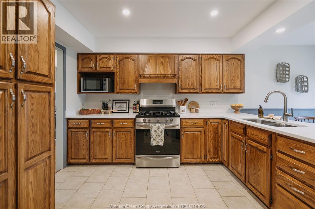 286 Cherrywood Drive, Kingsville — photograph 3