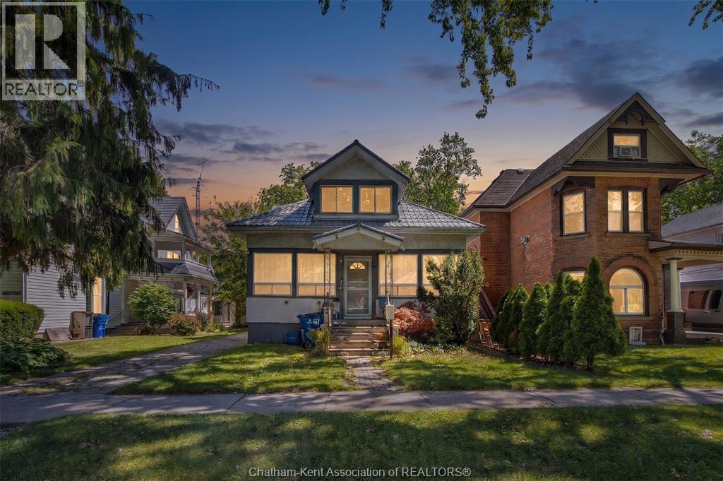 97 Victoria Avenue, Chatham — photograph 2