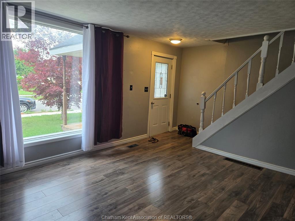 252 Selkirk Street, Chatham — photograph 3
