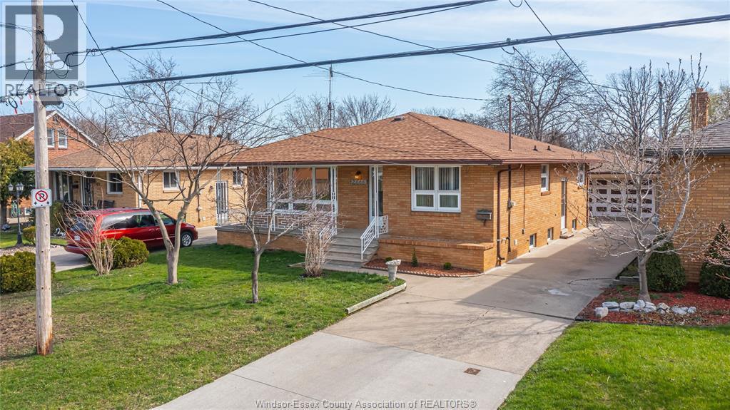 2666 Jos St Louis, Windsor — photograph 3