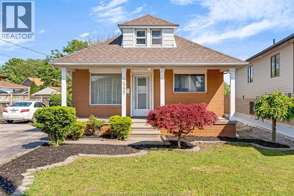 3999 Grand Marais Road, Windsor — primary photograph