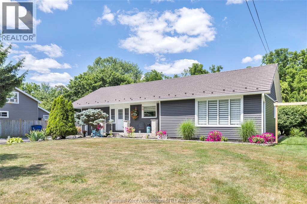 3-bedroom Single Family at 26 Sherman Street, Thamesville — photograph 2