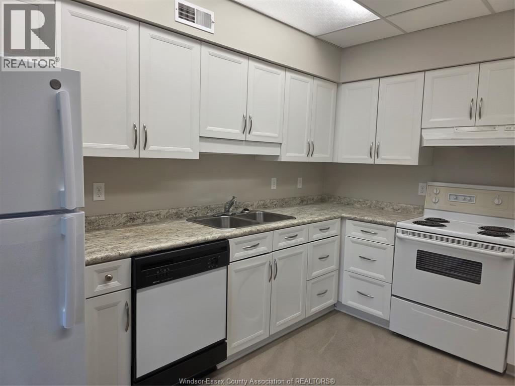 3795 Southwinds Drive #206, Windsor — photograph 2