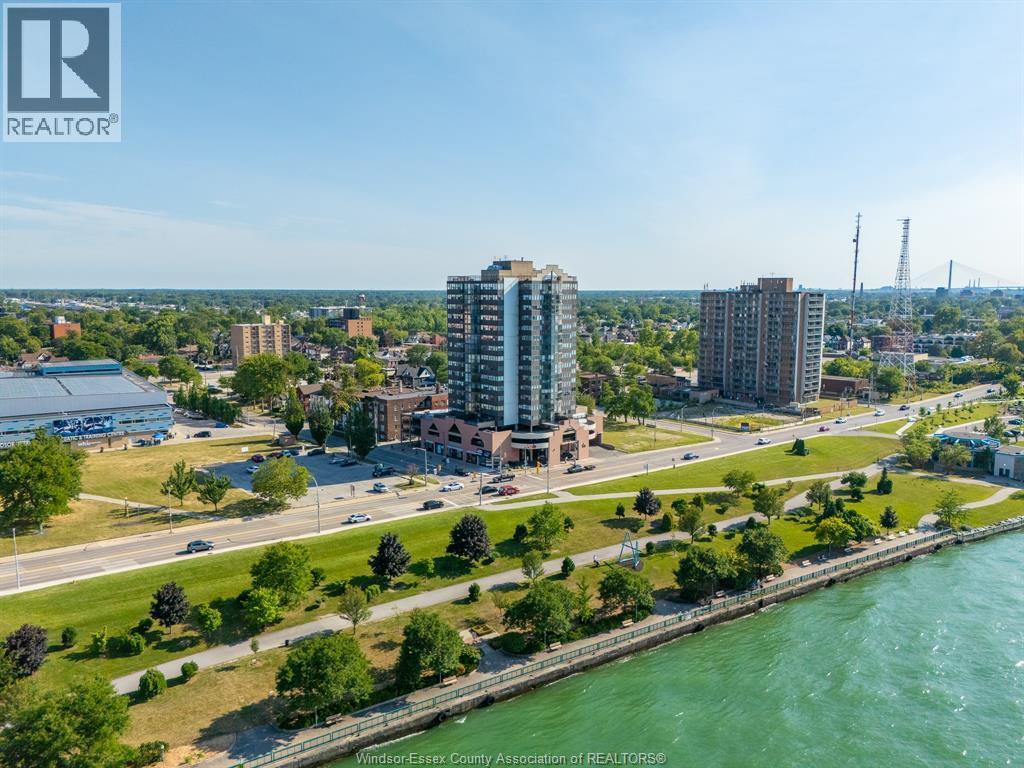 515 Riverside Drive #1303, Windsor — photograph 2